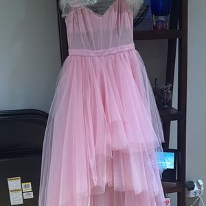 Corset Tiered Gown in Pink Rose
BCBGMAXAZRIA Size 0 XS